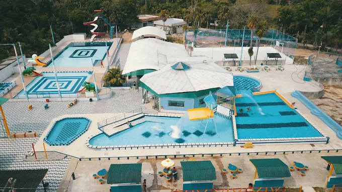 Clubes e piscinas do empreendimento em Iguape